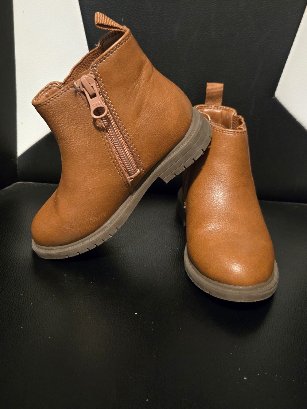 Cat & Jack Kids Brown Side-Zip Pull-Tab Boots